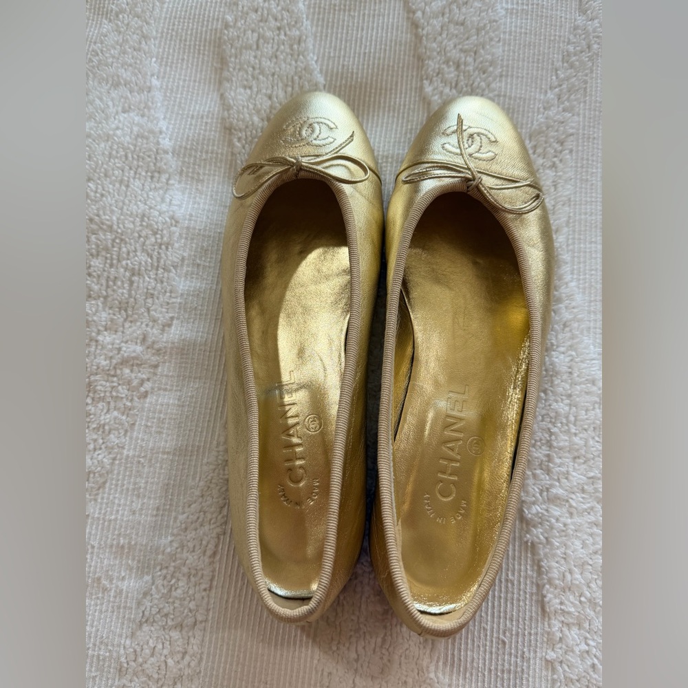 Chanel vintage Gold Ballet Flats
